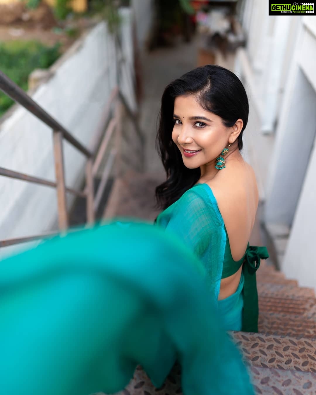 Sakshi Agarwal Instagram - Open your heart and mind like the wings of a butterfly. See then how you can fly . Clicks :- @raj_isaac_photography HMUA :- @anupama.krishnamachari Hairstylist :- @hairstylist_rajee1111 @tisisnaveen @pugazhmuruganphotography #photoshoot #chill #positivity #actress #tamil #actor #tamilactor