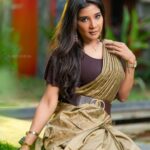 Sakshi Agarwal Instagram - The dream of her soul, The golden rays in the inky depths, Sparkling forever more✨✨ . @ngrnandha @divastylistmakeupartistry7 @tisisnaveen @elementsoneastcoast . #beltsaree #goldensilksaree #sakshiagarwal #goldenhourlight #kollywoodactor Elements on East Coast