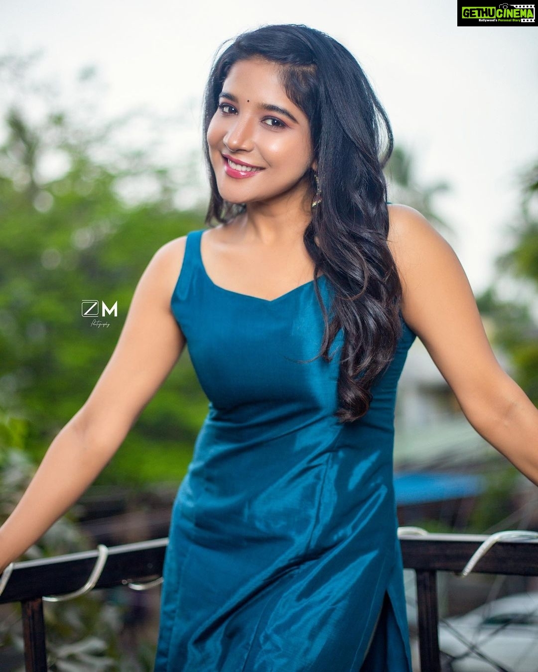 Sakshi Agarwal Instagram - ❤️❤️❤️ . Photography:@zoomin_momentz Stylist:@shreshta_iyer Mua:@anupama.krishnamachari Hairstylist:@samitha_hairstylist Designer:@helenatrendz Location:@blindch3mistry_annanagar Special credits:@makmediaandentertainment @mani_aka_mak Retouch:@p_o_s_e_i_d_o_n_11 Blind ch3mistry Anna Nagar