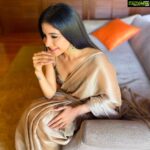 Sakshi Agarwal Instagram – Dont worry about what I am doing,
Worry about why you’r worried about what I am doing😄
.
@fab_by_faiza @swaadh 
.
#saree #gold #epic #sareelove #sakshiagarwal #sakshiloveforsaree #jhumkas #pretty