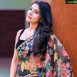 Sakshi Agarwal Instagram - Whats meant for you is coming to you at this moment, Dont chase, dont beg and dont be desperate. Relax, know and Wait . Photography: @ashwinthclicker MUA : @beautyblissbydivs Hairstylist /Video : @durga_hair_stylist Designer : @mabia_mb Jewels: @fineshinejewels Location: @san_event_hall @tisisnaveen @pugazhmuruganphotography . #saree #black #glow #sun #pretty #feelgood #glowfromwithin #traditional #instagood #instapic #ootd #sakshiagarwal Chennai, India