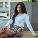 Sakshi Agarwal Instagram - Let the waves carry you where light cannot🦋 . @beautyblissbydivs @durga_hair_stylist @indiaglitz_tamil @suraj_desur_photography @avalglitz . #water #pool #boots #sakshiagarwal #biggboss Somerset Greenways Chennai