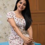 Sakshi Agarwal Instagram - Just the raw me❤️ No filter, no edit , no skin touch -zilch, Just me in the natural form for you❤️ To fall in love with yourself is the first secret to happiness💞 . @galattadotcom @Dittopophotography @prakash_balakarishnan_ . #candid #natural #noedit #realme #sakshiagarwal #nofilterneeded #lovemyself #loveyourself #myhome . Chennai, India