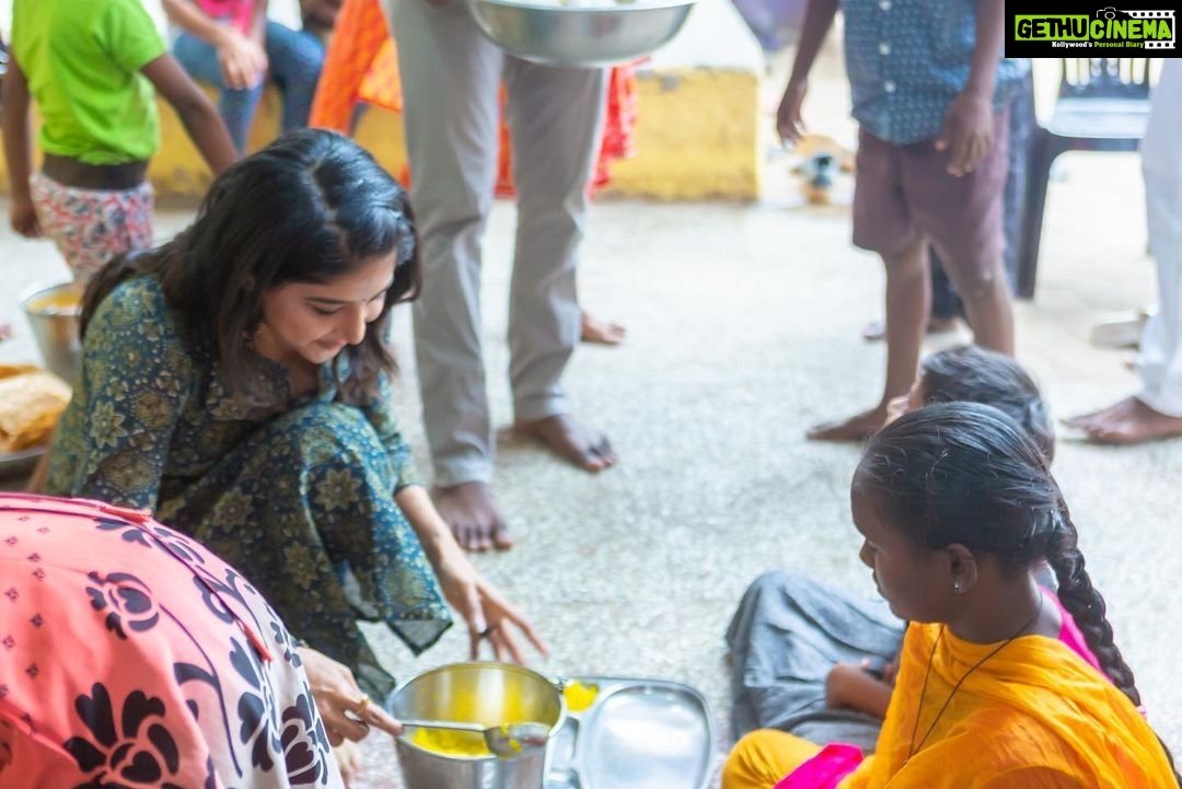Sakshi Agarwal Instagram - Valentine’s Day for me is beyond just romance between a boy/girl and is a season to spread love to all souls around us . Every individual could choose to celebrate the season in diverse ways and I spent my Valentine’s day with these beautiful, super talented orphanage kids . What more do I need than their happiness ? This love from them is more than anything else in the world ❤️ Happy to share these joyous moments with my Insta Family❤️ . Thank you for the coordination @pugazhmuruganphotography @zoomin_momentz . @teamaimpro @tisisnaveen . #valentinesday #valentinesspecial New Hope and New Life Trust