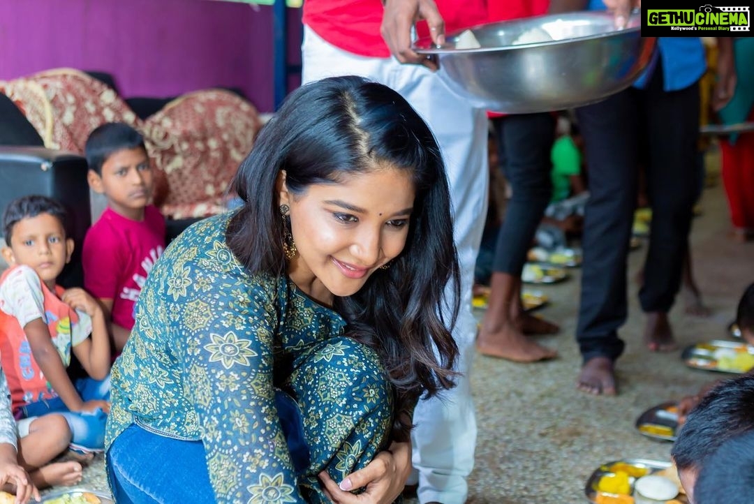 Sakshi Agarwal Instagram - Valentine’s Day for me is beyond just romance between a boy/girl and is a season to spread love to all souls around us . Every individual could choose to celebrate the season in diverse ways and I spent my Valentine’s day with these beautiful, super talented orphanage kids . What more do I need than their happiness ? This love from them is more than anything else in the world ❤️ Happy to share these joyous moments with my Insta Family❤️ . Thank you for the coordination @pugazhmuruganphotography @zoomin_momentz . @teamaimpro @tisisnaveen . #valentinesday #valentinesspecial New Hope and New Life Trust