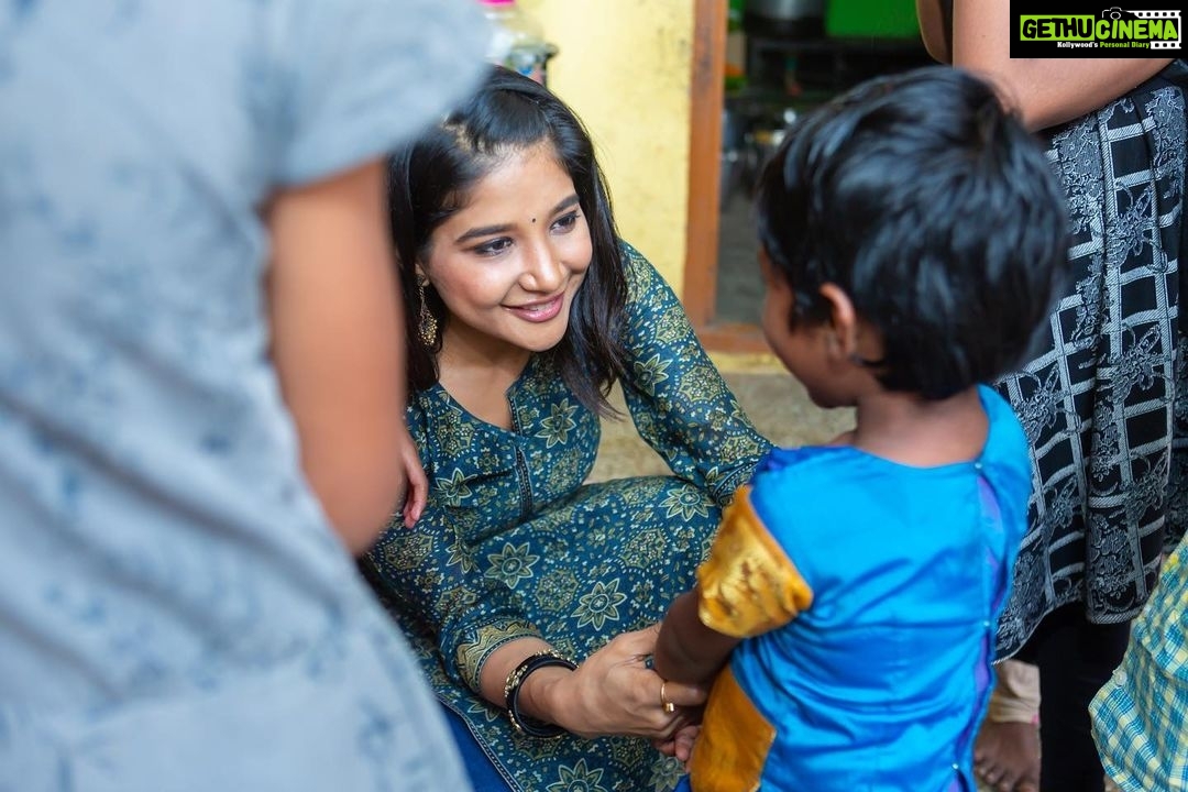 Sakshi Agarwal Instagram - Valentine’s Day for me is beyond just romance between a boy/girl and is a season to spread love to all souls around us . Every individual could choose to celebrate the season in diverse ways and I spent my Valentine’s day with these beautiful, super talented orphanage kids . What more do I need than their happiness ? This love from them is more than anything else in the world ❤️ Happy to share these joyous moments with my Insta Family❤️ . Thank you for the coordination @pugazhmuruganphotography @zoomin_momentz . @teamaimpro @tisisnaveen . #valentinesday #valentinesspecial New Hope and New Life Trust