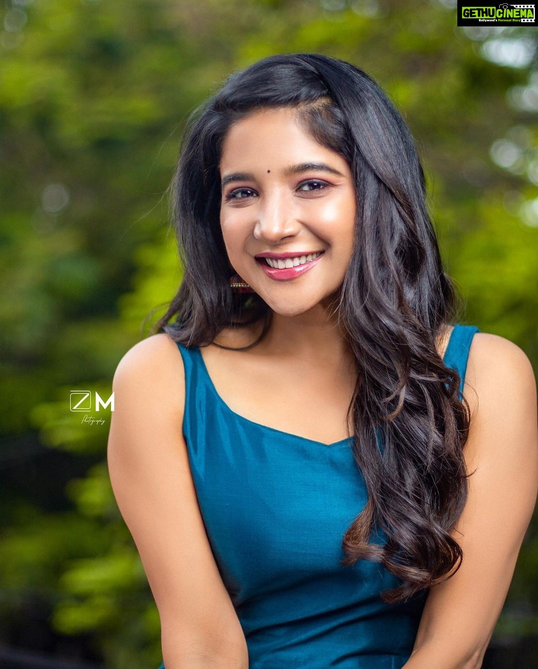 Sakshi Agarwal Instagram - ❤️❤️❤️ . Photography:@zoomin_momentz Stylist:@shreshta_iyer Mua:@anupama.krishnamachari Hairstylist:@samitha_hairstylist Designer:@helenatrendz Location:@blindch3mistry_annanagar Special credits:@makmediaandentertainment @mani_aka_mak Retouch:@p_o_s_e_i_d_o_n_11 Blind ch3mistry Anna Nagar