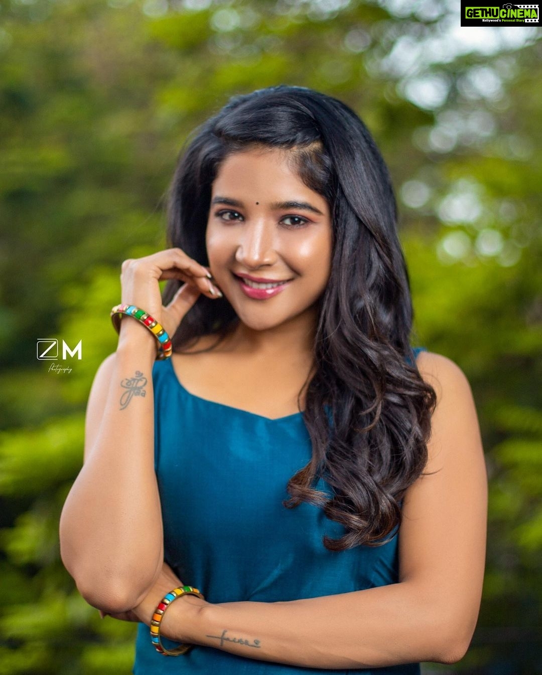 Sakshi Agarwal Instagram - ❤️❤️❤️ . Photography:@zoomin_momentz Stylist:@shreshta_iyer Mua:@anupama.krishnamachari Hairstylist:@samitha_hairstylist Designer:@helenatrendz Location:@blindch3mistry_annanagar Special credits:@makmediaandentertainment @mani_aka_mak Retouch:@p_o_s_e_i_d_o_n_11 Blind ch3mistry Anna Nagar