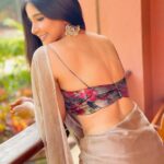 Sakshi Agarwal Instagram - We are ALL stars waiting for someone who can handle our Supernova❤️ . @swaadh @swapnaareddyofficial @fab_by_faiza @yoursethnically . #saree #innerpeace #happyvibes #goa #holidays #traditional #jhumkas #pretty #kollywood #sakshiagarwal ITC Grand Goa