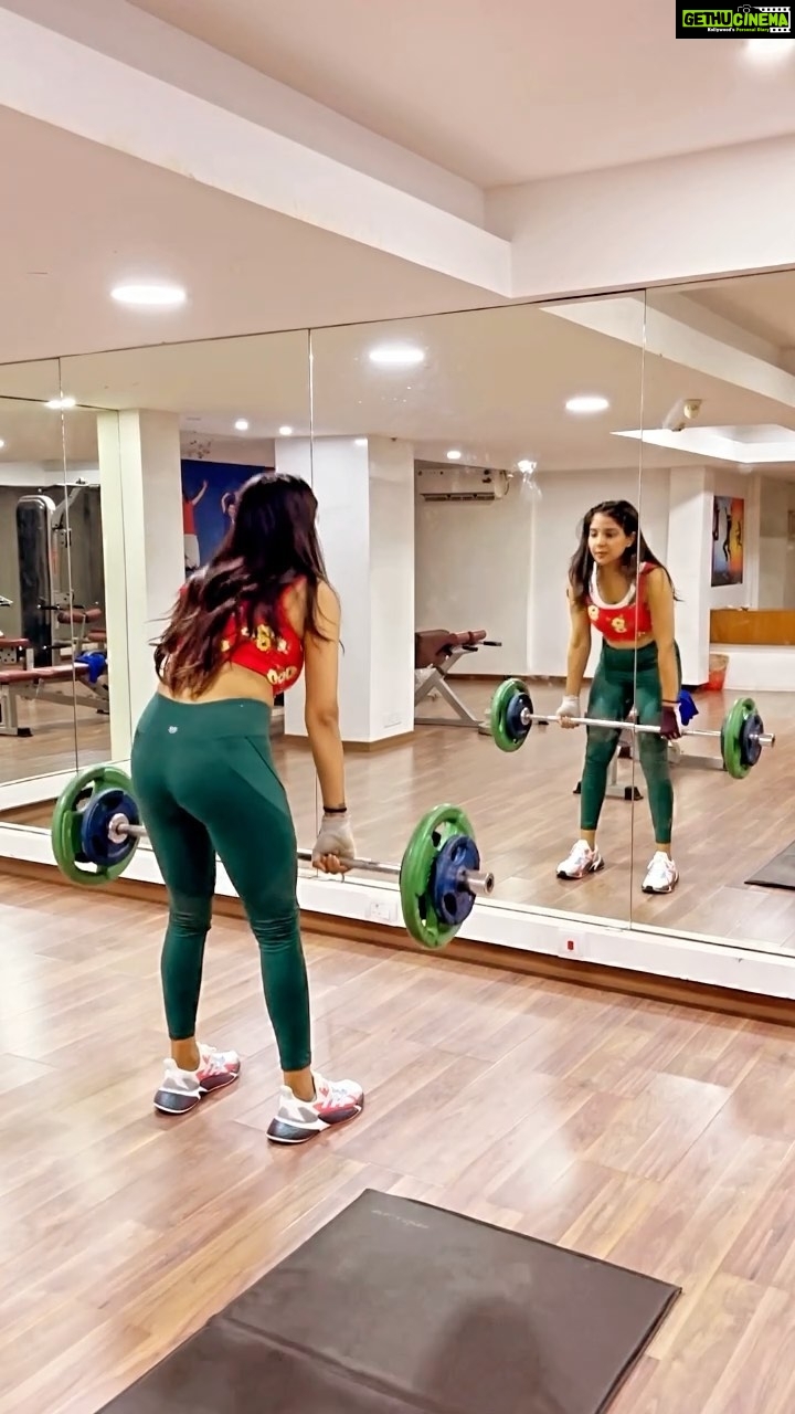 Sakshi Agarwal Instagram - It may be Saturday night- but this is my party time💞 Feel the burn in every muscle after all the binge eating❤️ My highest of 15kgs each side! Will Push harder❤️ . Wearing my new workout shoes🥰🥰 @adidasoriginals #adidasboost #boost . Credit to my trainer: @naresh_20aesthetic #instareel #feelitreelit #gym #motivation #deadlift #sumossquat #back #innerthighs #massiveworkout #weights #motivation #fitness #fitfam #livefit #fitgirl #crazyworkout