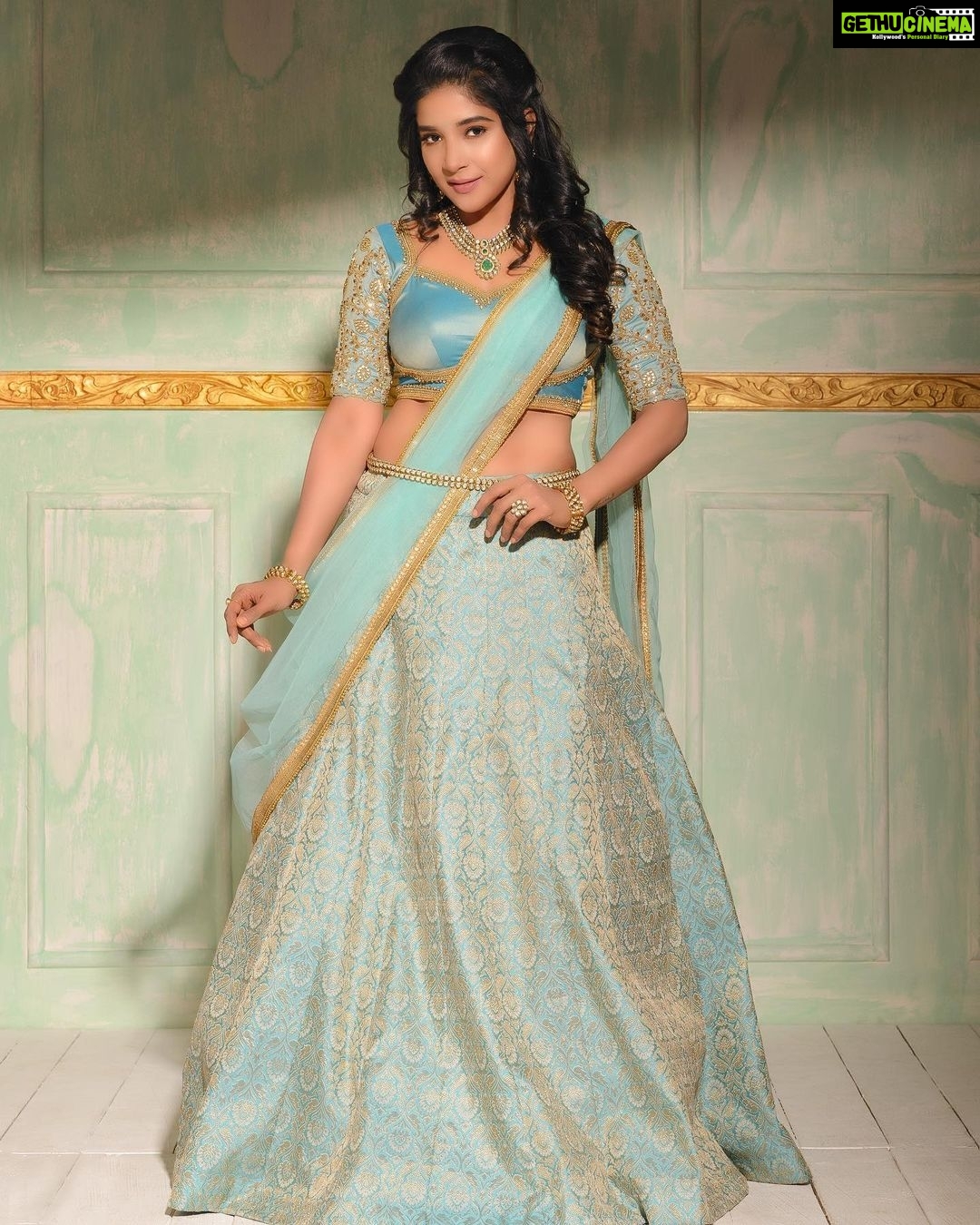 Sakshi Agarwal Instagram - Which Disney Princess are you❤️ . @SAJNA_BRIDAL_WEAR_DESIGNER @PREETHIARTISTRY @MANI_HAIRSTYLIST @FRAMES_BY_NITHIN @NEW_IDEAS_FASHIONS @tisisnaveen @pugazhmuruganphotography . #indianjasmine #disney #lehenga #traditional #kollywood Chennai, India