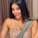 Sakshi Agarwal Instagram - Good morning sweethearts❤️ . @swaadh @swapnaareddyofficial @fab_by_faiza @yoursethnically . #saree #innerpeace #happyvibes #goa #holidays #traditional #jhumkas #pretty #kollywood #sakshiagarwal ITC Grand Goa