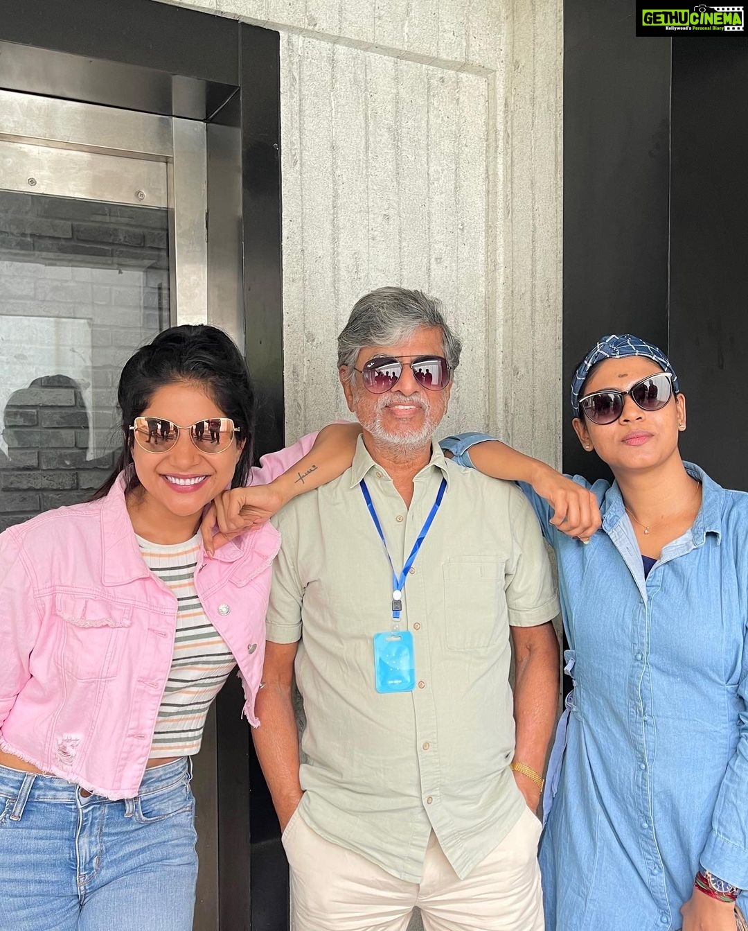 Sakshi Agarwal Instagram - Back to the grind! I am “Work in Progress” but Working with the Best❤️ . Dubbing starts for #NaanKadavulIllai . @dir_sac @thondankani @iam_ineya #movie #dubbing #kollywood #workbegins #workmode #actorslife Chennai, India