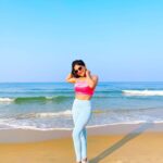 Sakshi Agarwal Instagram - Crazy successful workout at the beach! Feel so good❤️ . #workout #fitfam #fitness #beachfitness #beachworkout #waves #water #motivation #goals #abs #sides #core #kettlebell #beachcardio The Leela Goa