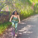 Sakshi Agarwal Instagram - Speeding up my entry into 2021🚴‍♀️ . #instafeels #feelitreelit #cycling #cyclinglife #cycle #reels #floral #greenery