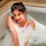 Sakshi Agarwal Instagram - Wash away your troubles with some bubbles😍🛁🧼 . #bathtub #soak #seasalt #bubbles #chilling #holidays #sakshiagarwal #biggbosstamil #bubblebath #bubblebath The Leela Goa