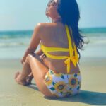 Sakshi Agarwal Instagram - I got sand on my back and sun on my face🌻 . #beachvibes #holiday #goa #bikni #biknibody #sunkissed #sandbath The Leela Goa