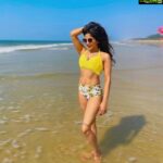 Sakshi Agarwal Instagram - 🌻 . #goa #beach #swimwear #bikini #beachwear #sunflower #sunshine #beachlife #beachday #beachphotoshoot #beachlover #beachbody #abs #flauntit The Leela Goa