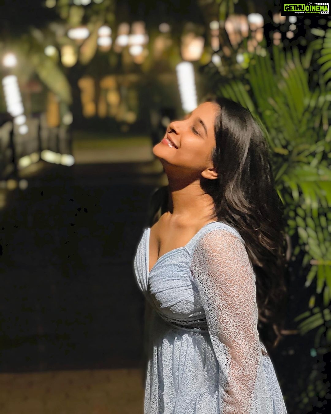 Sakshi Agarwal Instagram - About last night🦋 Soaking up fresh air❤️💞🥰 . Just me and this beautiful place😍 The Leela Goa