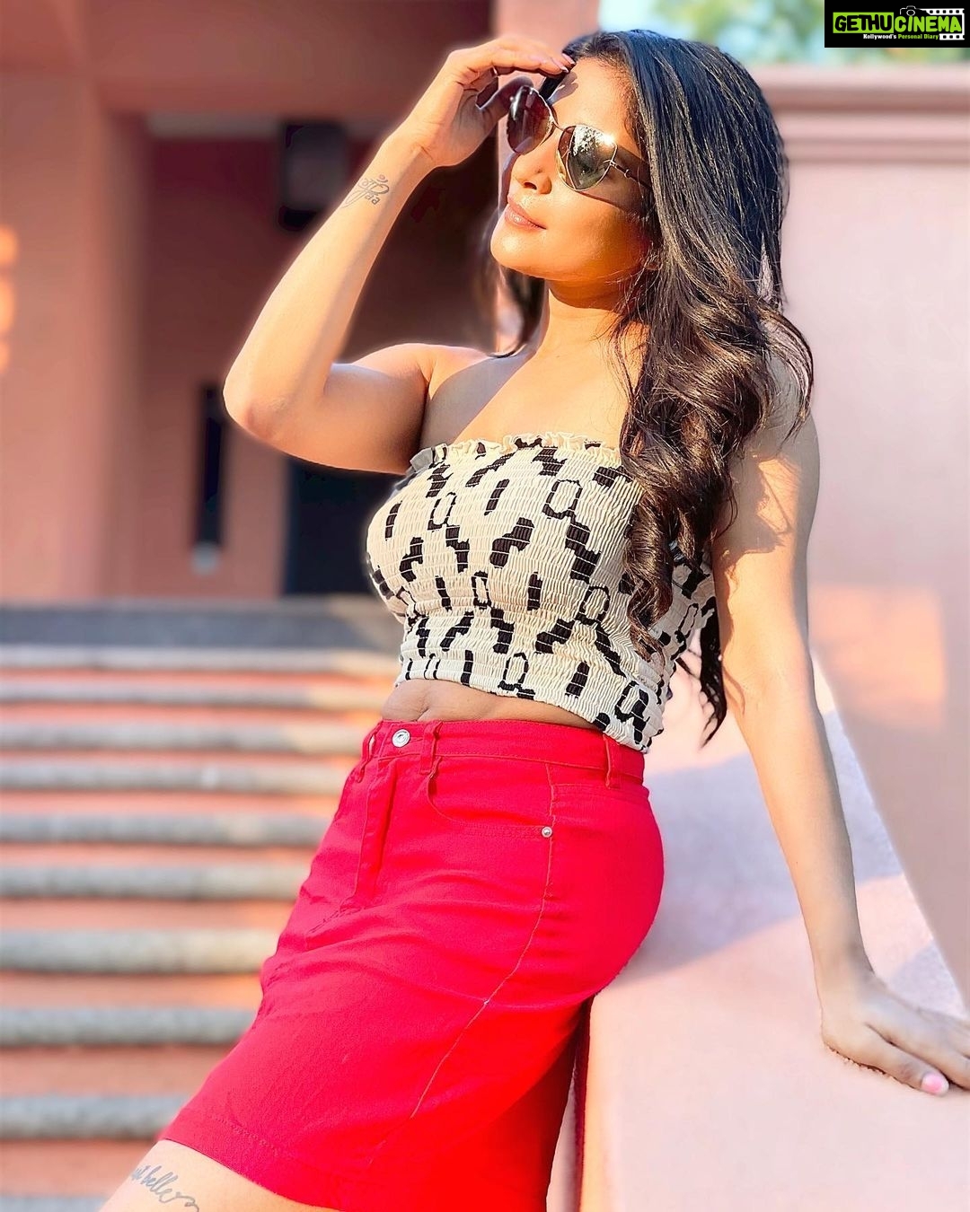 Sakshi Agarwal Instagram - Laugh like a baby! Live like a Queen! . #christmas #goa #leelagoa #holiday #holidayseason #newyears #chilling #vibing #chillin #happylife #gotoutside #freshair #holidayvibes #holidaymood #sakshiagarwal #party The Leela Goa