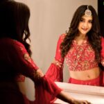 Sakshi Agarwal Instagram - People will always Miss you , When you are doing good and Looking good💞 . Photography- @rahuldev1177 Styling- @shreshta_iyer @shreshta_the_stylist Designer- @savinidii_official Mua- @promakeup_bridal_studio @makeupandhairbyrehana @makeoverbyimti . #lehenga #traditional #kollywood #mollywood #sakshiagarwal #pretty #gorgeous #redlehenga #positivevibes #happy #sundaymotivation Chennai, India