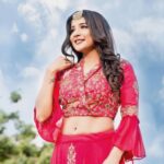 Sakshi Agarwal Instagram - Standing alone doesn’t mean I am Alone! It means that “I am Strong enough to handle things by myself” ❤️ . Photography- @rahuldev1177 Styling- @shreshta_iyer @shreshta_the_stylist Designer- @savinidii_official Mua- @promakeup_bridal_studio @makeupandhairbyrehana @makeoverbyimti . #lehenga #traditional #kollywood #mollywood #sakshiagarwal #pretty #gorgeous #redlehenga #positivevibes #happy #sundaymotivation Chennai, India