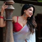 Sakshi Agarwal Instagram - I have a character, personality and attitude of my own which can be lovable and can be fearful! Depends on who it is for❤️ . @raj_isaac_photography @hairandmakeupbynive . #sareeindia #whitesaree #gorgeousgirl #kollywood #mollywood #feelbeautiful #dakshinchitra #chennai #beauty DakshinaChitra