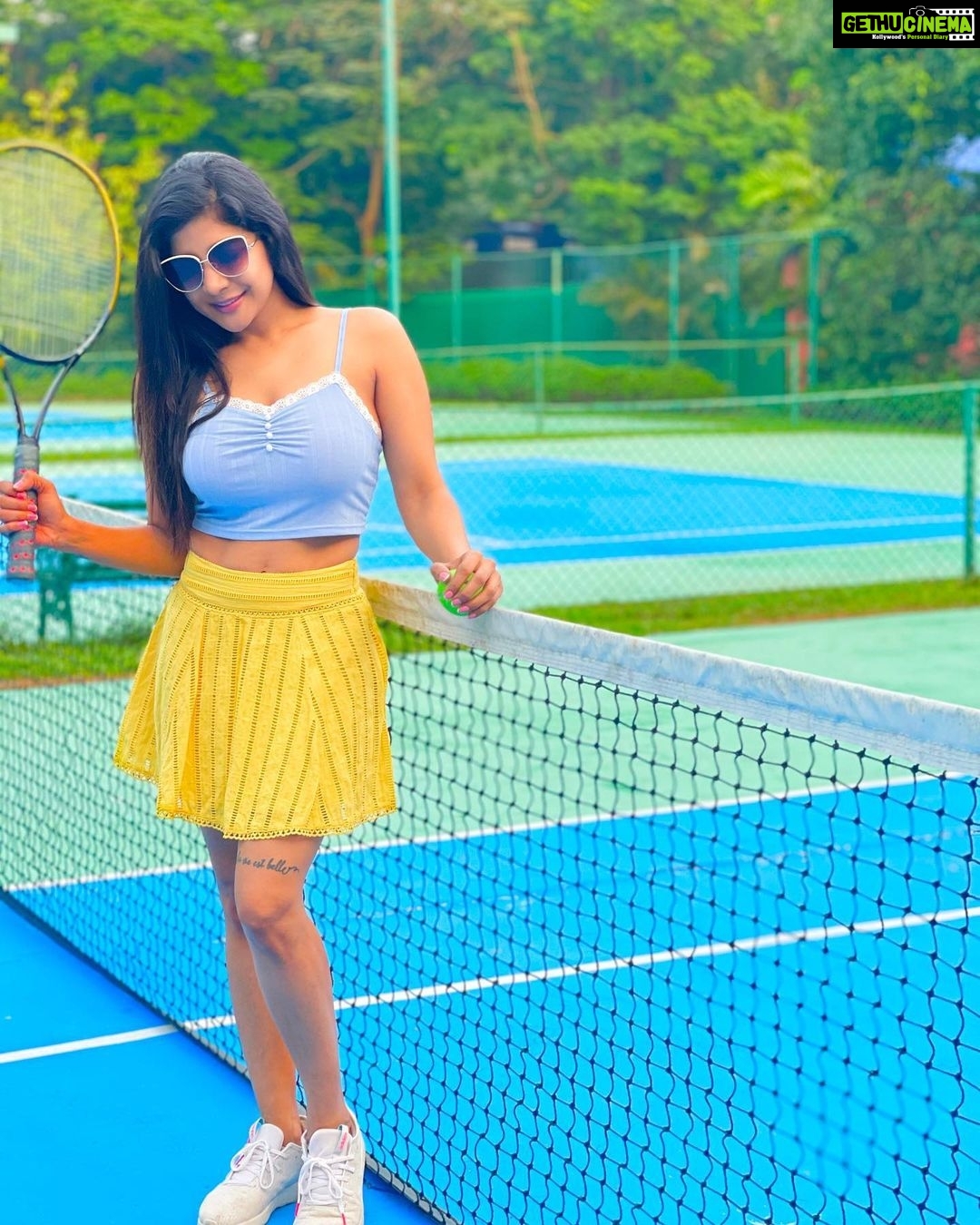 Sakshi Agarwal Instagram - Success is a series of small wins💞 . Learning new skills everyday💞 . #tennis #tennisskirt #sakshiagarwal #sports #holidays #loveforsports #burncalories #tenniscourt #tennisgirl #tennislove #sundayvibes #sundayfunday The Leela Goa