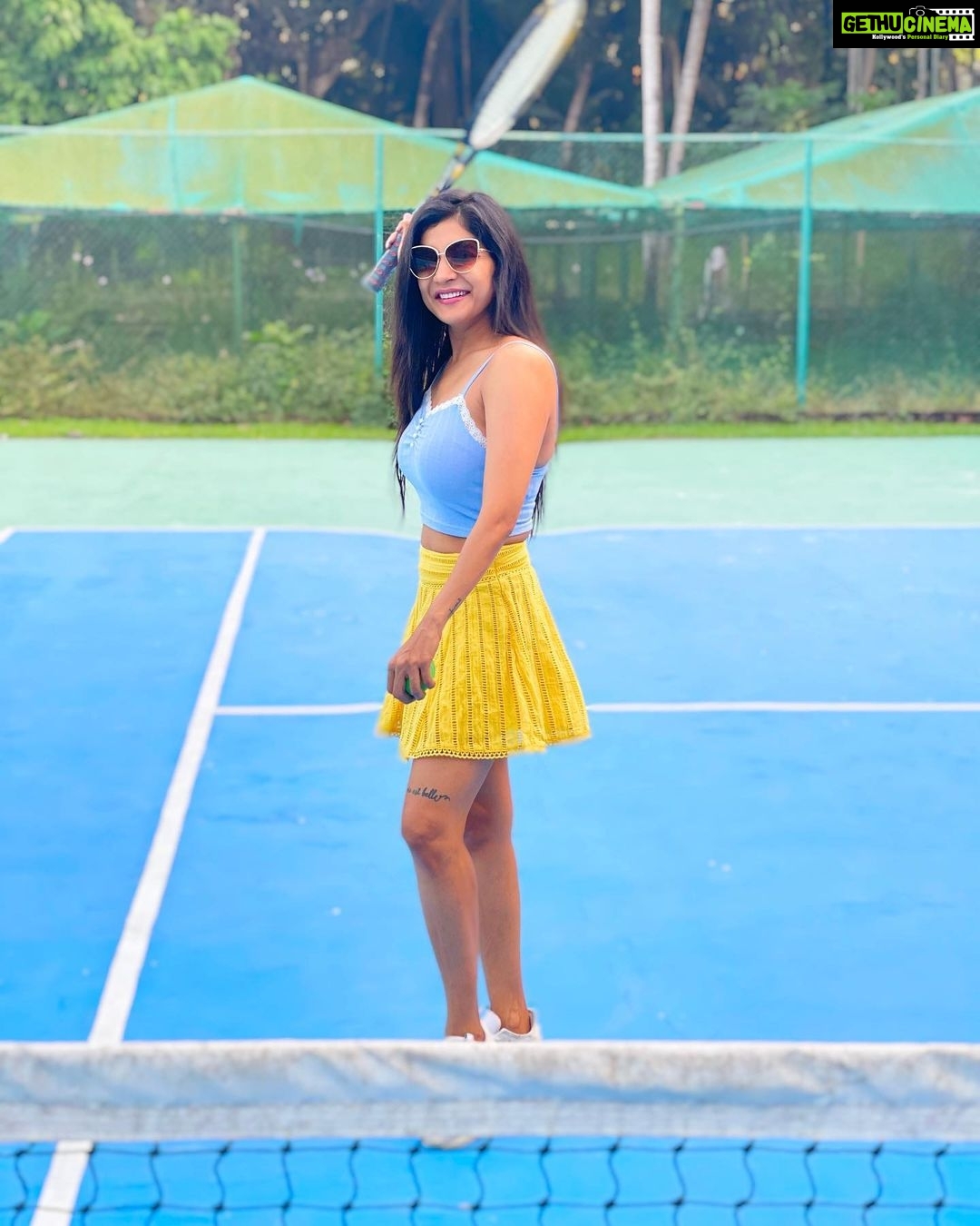 Sakshi Agarwal Instagram - Next shot is more important than Last mistake🎾 . #tennis #tennisskirt #sakshiagarwal #sports #holidays #loveforsports #burncalories #tenniscourt #tennisgirl #tennislove #sundayvibes #sundayfunday The Leela Goa
