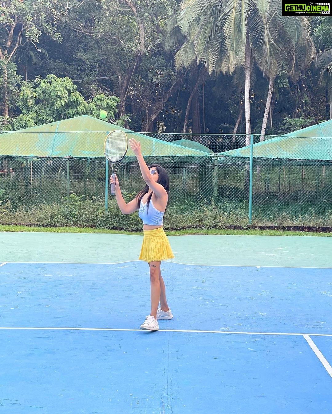 Sakshi Agarwal Instagram - Next shot is more important than Last mistake🎾 . #tennis #tennisskirt #sakshiagarwal #sports #holidays #loveforsports #burncalories #tenniscourt #tennisgirl #tennislove #sundayvibes #sundayfunday The Leela Goa