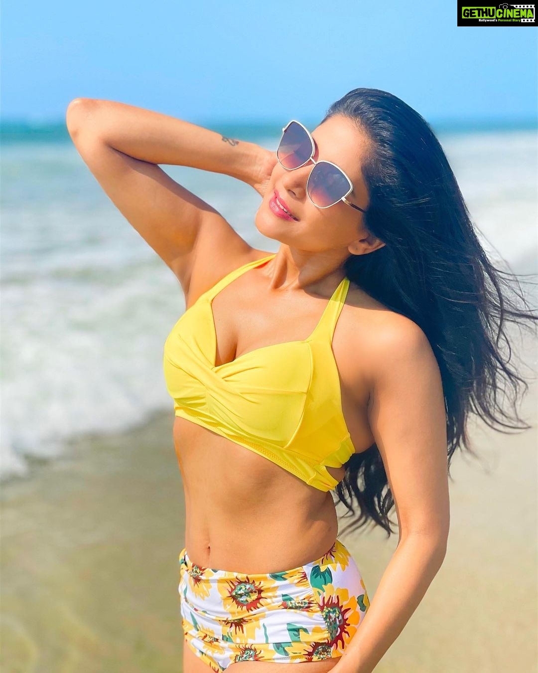 Sakshi Agarwal Instagram - Vibin’ with the sun🌻 . #chilling #vibing #sunflower #beachwear #bikini #beachvibes #beachvibes #beachlife #beachday #goa #holidays #sakshiagarwal #yellow #sunshine #sunflower The Leela Goa