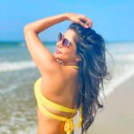 Sakshi Agarwal Instagram - Vibin’ with the sun🌻 . #chilling #vibing #sunflower #beachwear #bikini #beachvibes #beachvibes #beachlife #beachday #goa #holidays #sakshiagarwal #yellow #sunshine #sunflower The Leela Goa