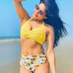 Sakshi Agarwal Instagram - Sometimes the smallest things in life bring the biggest Joys🌻 . #goa #beach #swimwear #bikini #beachwear #sunflower #sunshine #beachlife #beachday #beachphotoshoot #beachlover #beachbody #abs #flauntit The Leela Goa