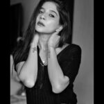 Sakshi Agarwal Instagram – Blossoming into a badass woman with more faith than fear✨
.
@the.portrait.culture @sat_narain @prayaga_artistry @tisisnaveen 
.
#monochrome #blackandwhitephotography #potraits #sakshiagarwal #biggboss #sakshiagarwalcandid #kollywood #actress #actorslife #potraitshoot #homephotoshoot Chennai, India