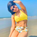 Sakshi Agarwal Instagram - Sometimes the smallest things in life bring the biggest Joys🌻 . #goa #beach #swimwear #bikini #beachwear #sunflower #sunshine #beachlife #beachday #beachphotoshoot #beachlover #beachbody #abs #flauntit The Leela Goa