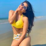 Sakshi Agarwal Instagram - Sometimes the smallest things in life bring the biggest Joys🌻 . #goa #beach #swimwear #bikini #beachwear #sunflower #sunshine #beachlife #beachday #beachphotoshoot #beachlover #beachbody #abs #flauntit The Leela Goa