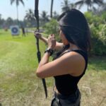 Sakshi Agarwal Instagram - Nothing clears the mind like an afternoon out shooting🏹🏹 . My first time ever! Learning a new skill😋 . #goa #archery #beginner #shoot #archerylifestyle #instapic #holidays #vibing The Leela Goa