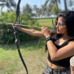 Sakshi Agarwal Instagram - Nothing clears the mind like an afternoon out shooting🏹🏹 . My first time ever! Learning a new skill😋 . #goa #archery #beginner #shoot #archerylifestyle #instapic #holidays #vibing The Leela Goa