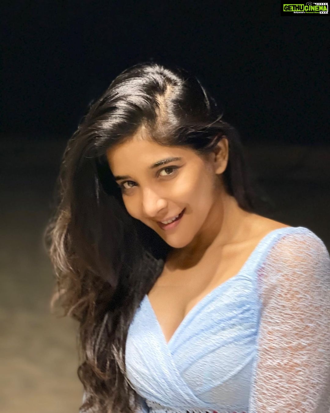 Sakshi Agarwal Instagram - About last night🦋 Soaking up fresh air❤️💞🥰 . Just me and this beautiful place😍 The Leela Goa
