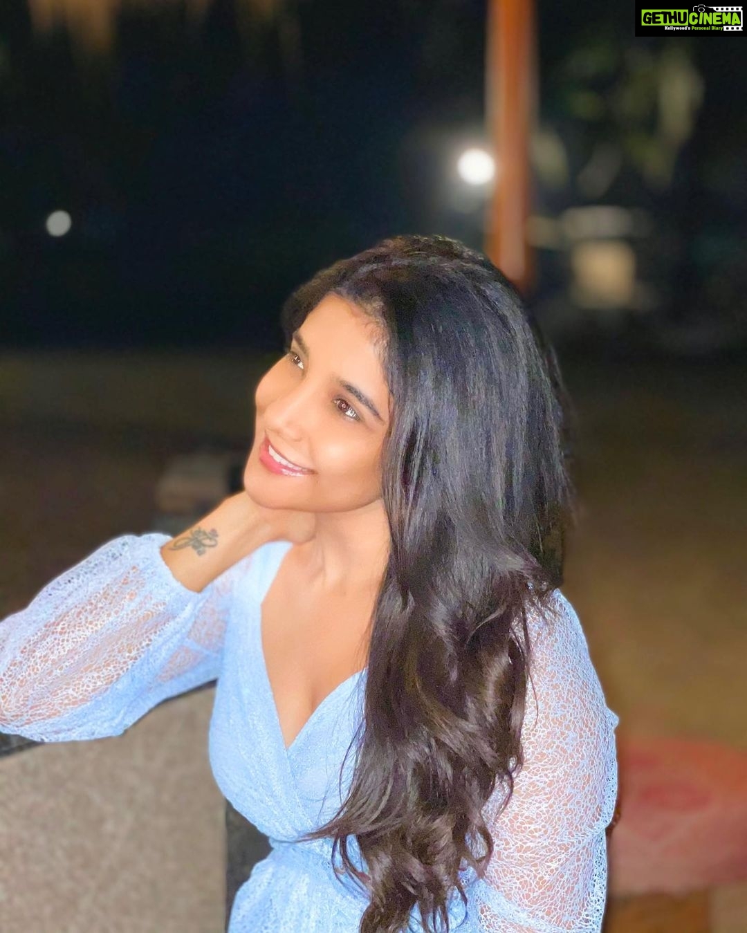 Sakshi Agarwal Instagram - About last night🦋 Soaking up fresh air❤️💞🥰 . Just me and this beautiful place😍 The Leela Goa