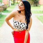 Sakshi Agarwal Instagram - Dont be afraid of loosing people❤️ Be afraid of loosing yourself by trying to please everyone around you😍 The Leela Goa