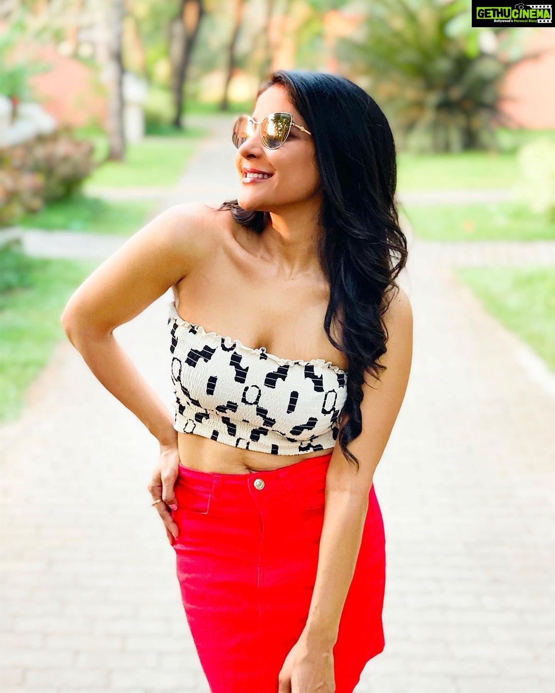 Sakshi Agarwal Instagram - Dont be afraid of loosing people❤️ Be afraid of loosing yourself by trying to please everyone around you😍 The Leela Goa