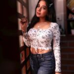 Sakshi Agarwal Instagram - Do not let the behavior of others destroy your inner peace❤️💞💫 . #candid #natural #sakshiagarwal #behavior #inner #peace Chennai, India