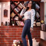 Sakshi Agarwal Instagram - There is no elevator to success, You have to take the steps❤️ . #library #rainmaker #books #booklover #bookstagram #instapic #librarybooks #bestbooks #bookaddict #johngrisham Chennai, India