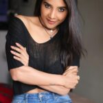 Sakshi Agarwal Instagram - Never ever give in ! Prove them Wrong! . #sakshiagarwalquotes #candid #sakshiagarwal #homeshoot #biggbosstamil #killywoodactress Chennai, India