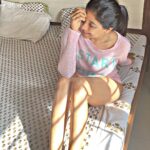 Sakshi Agarwal Instagram - She has been through hell, So believe me when I say, Fear her when she looks into fire and smiles . #pink #candid #sunkissed #sakshiagarwal #sundaymotivation #supercharged #smiling Chennai, India