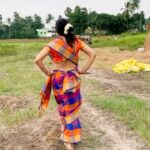 Sakshi Agarwal Instagram - கிராமத்தில் ஒரு நாள் ! Pic: @redboxphotography Hmua: @sridevirameshartist Styling: @jalaksk @teamaimpro @tisisnaveen . #villagestyle #villagebeauty #southindiavillage #traditional #fields #villagevibes #nature #candid #southindian #kollywood #mollywood #sakshiagarwal #tamilculture #instareels #feelitreelit