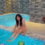 Sakshi Agarwal Instagram – Water in any form makes me happy💕
That moment when its the last shot of the day💕
.
#Shootmode #adshoot #sakshiagarwal #pondicherry #swimmingpool #poolparty #pooltime #poolside Anora Avarta, ECR, Pondy