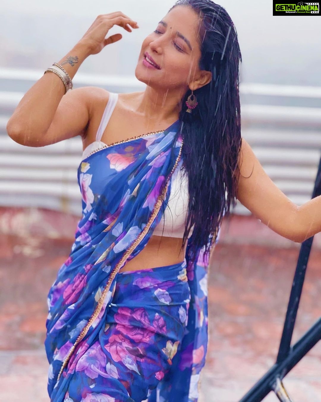 Sakshi Agarwal Instagram - Water droplets feel like a heavenly touch💞 . #chennairains #sakshiagarwal #rainyday . @elegant_fashion_way Chennai, India