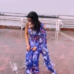Sakshi Agarwal Instagram - Just loving it💞 . #chennai #rain #chennaiweather #raingod #candid #happy #love #feelinggood #staypositive #rainyday #saree #sareelove #chennairains #feelitreelit #instareels